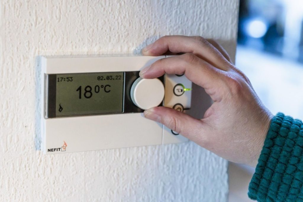 Zet de verwarming eerder op de nachtstand